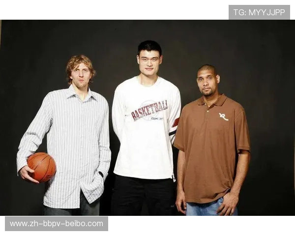 火箭队中是否有女性成员参与训练或管理